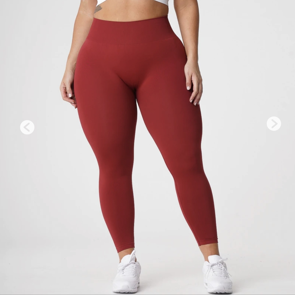 NVGTN Carmine Solid Seamless Leggings